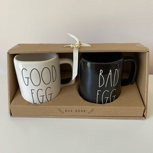Rae Dunn matching set of mugs.
